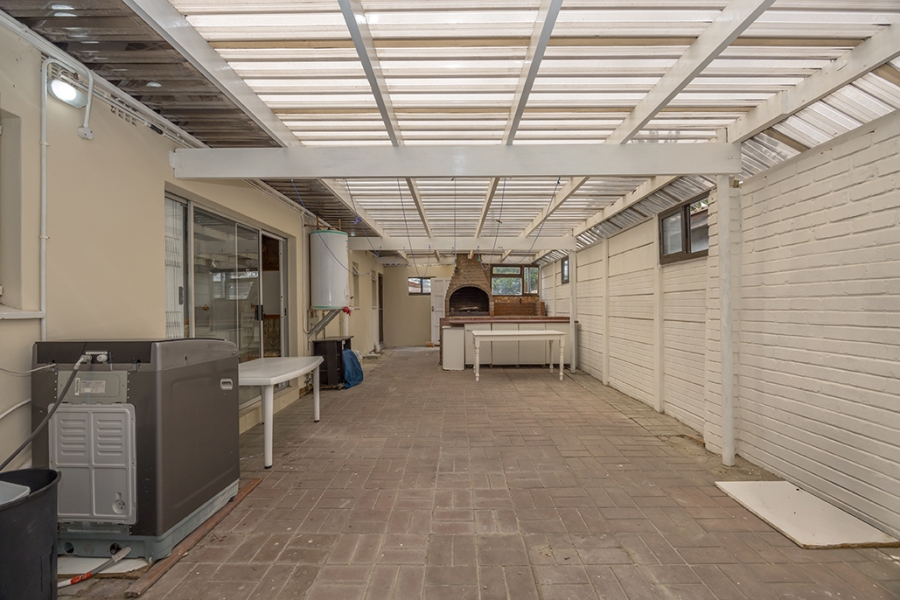 To Let 4 Bedroom Property for Rent in Townsend Estate Western Cape